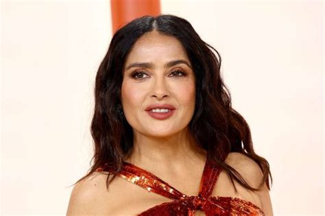 salema hayek naked|Salma Hayek goes completely naked as she poses under tiny。